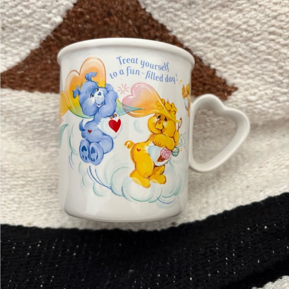 Care Bears Loyal Heart Dog & Treat Heart Pig Treat yourself to a fun-filled day!